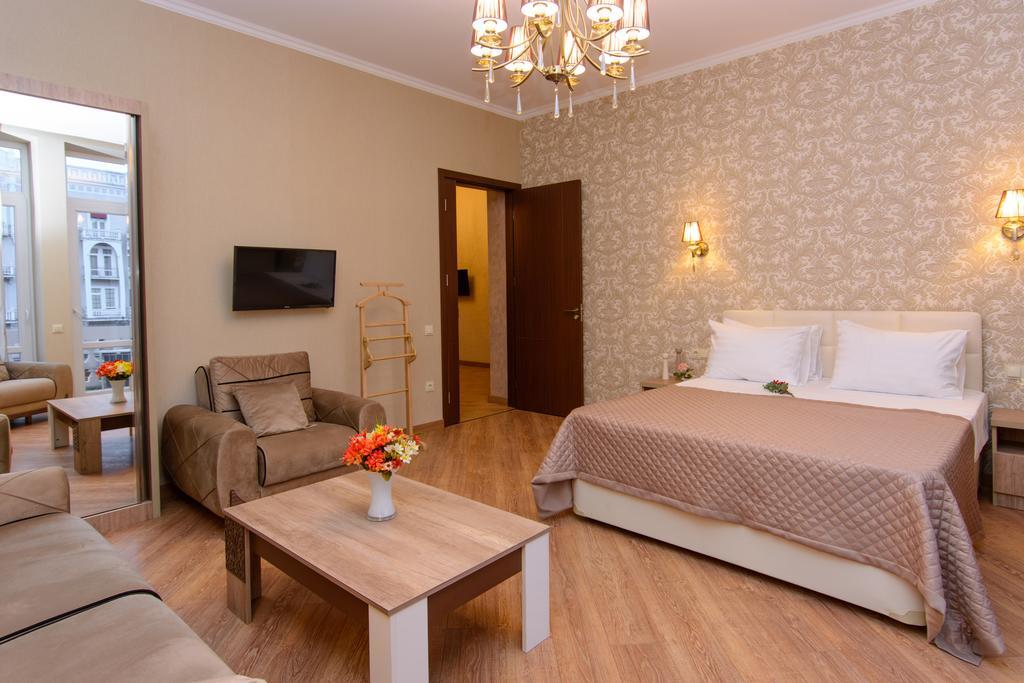 Dat Exx Apartments On Marjanishvili Тбилиси Екстериор снимка