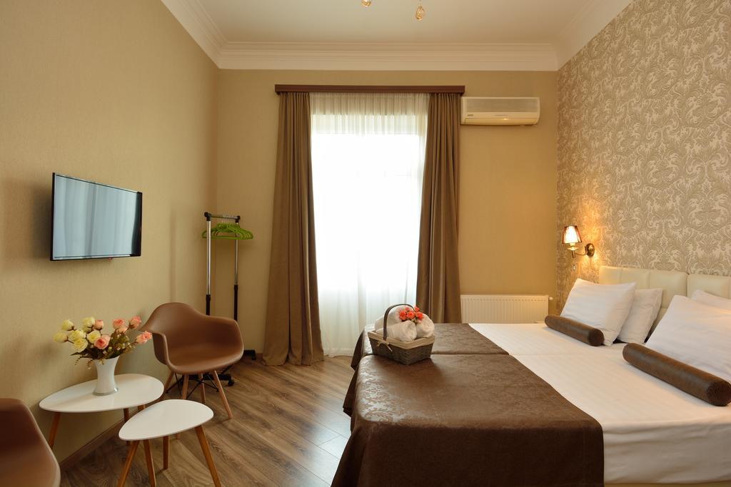 Dat Exx Apartments On Marjanishvili Тбилиси Екстериор снимка
